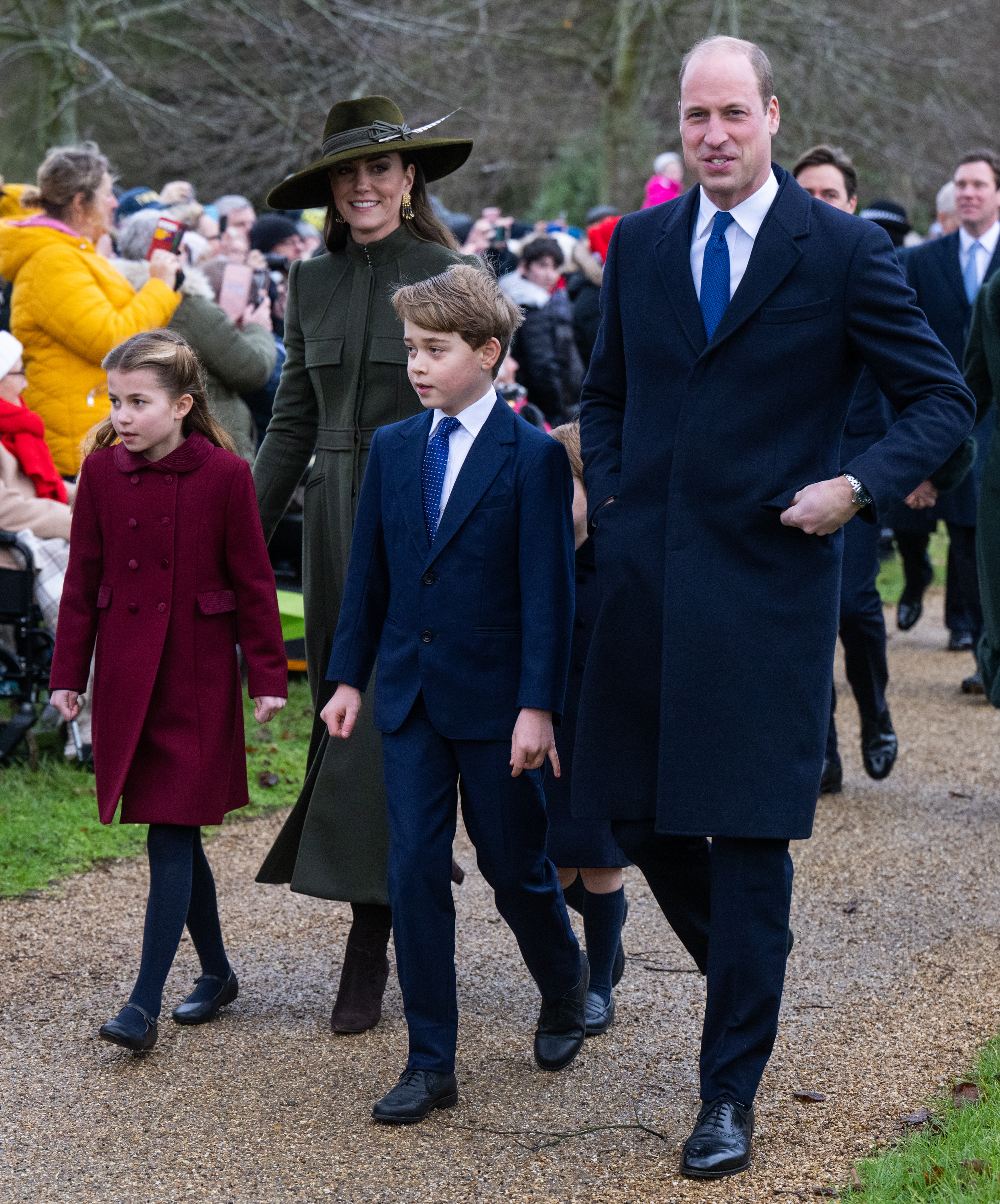 Une fois que les membres de la famille royale reviennent de l'église, ils participent à un festin