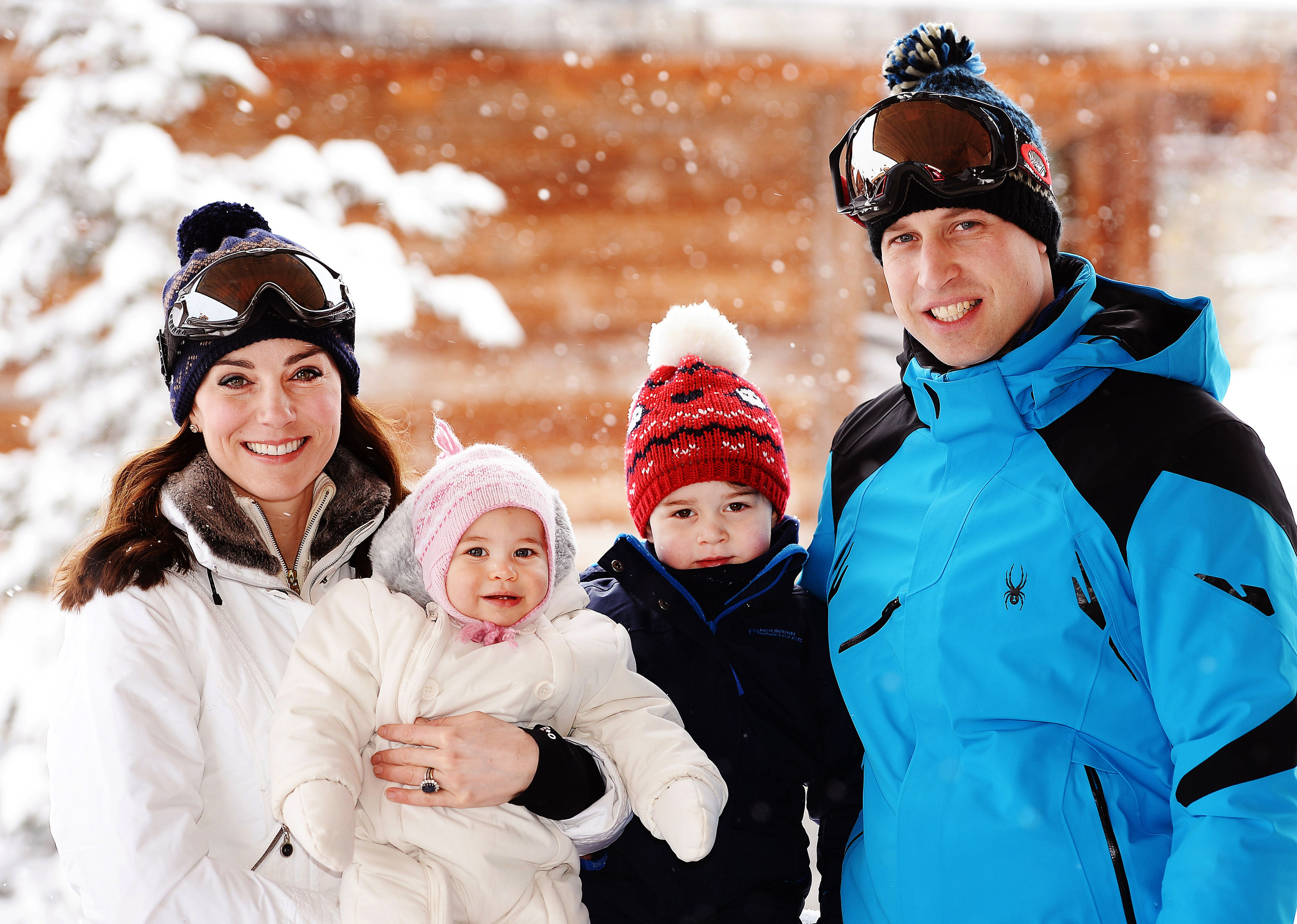 Le prince et la princesse de Galles ont également reçu un habit de neige pour la princesse Charlotte.
