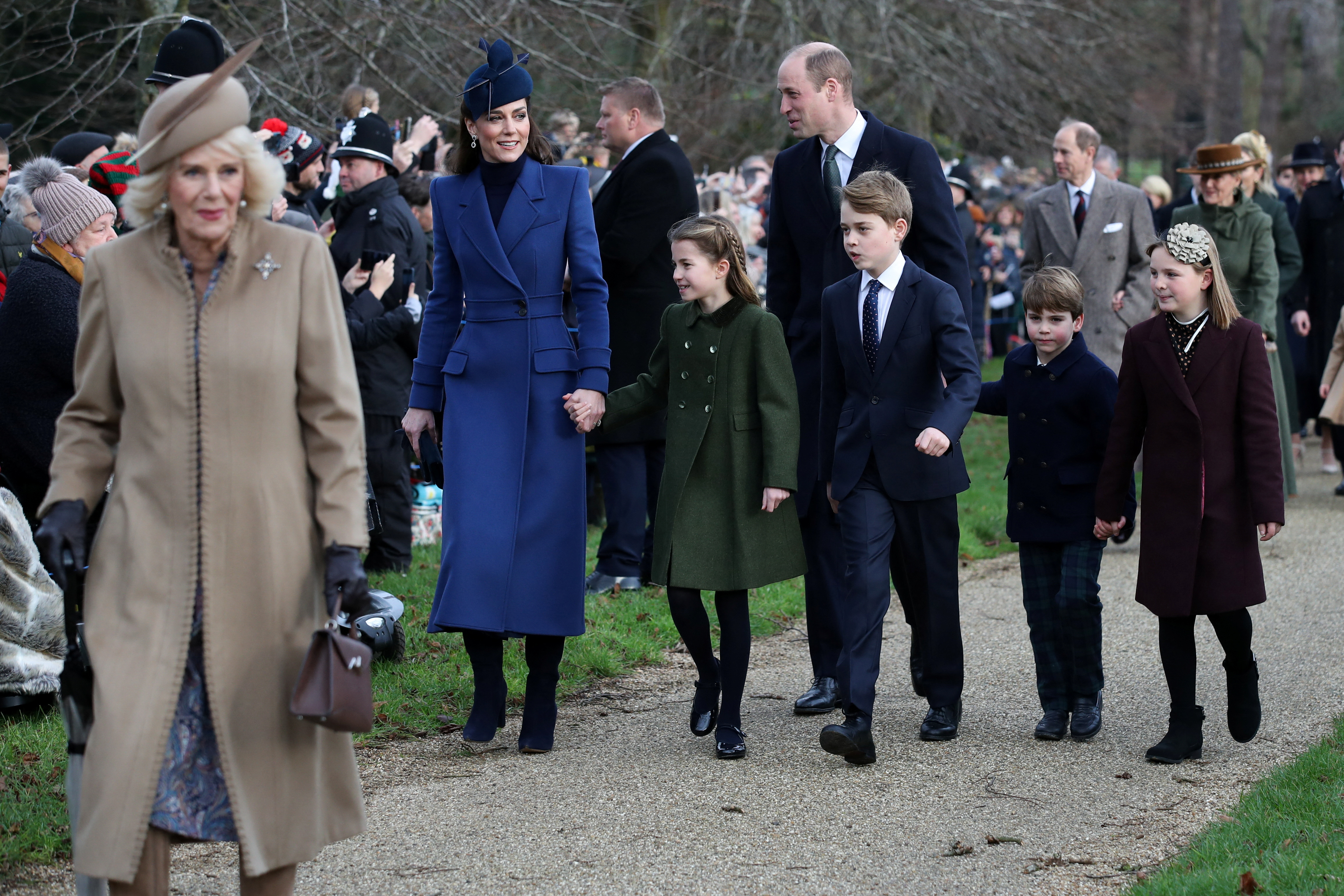 Le prince et la princesse de Galles et leurs enfants le jour de Noël