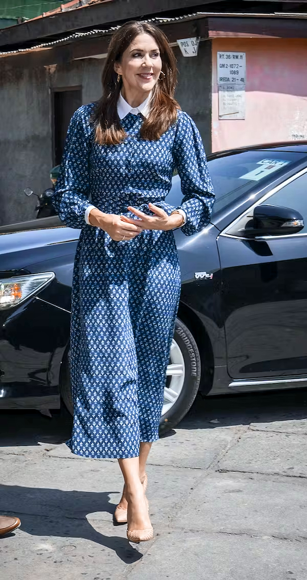 La princesse Mary portait une robe bleue identique à Kate, ci-dessus en 2019