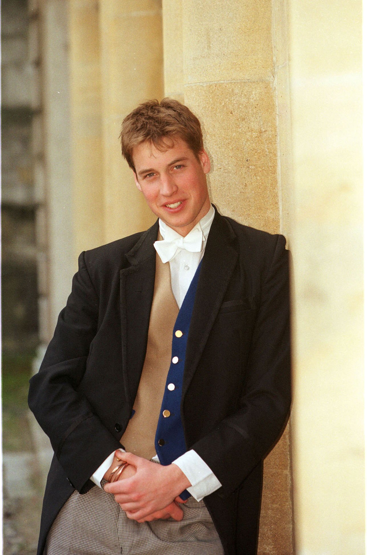 Le prince William et son frère le prince Harry ont fréquenté l'Eton College, qui coûte 15 432 £ par trimestre.