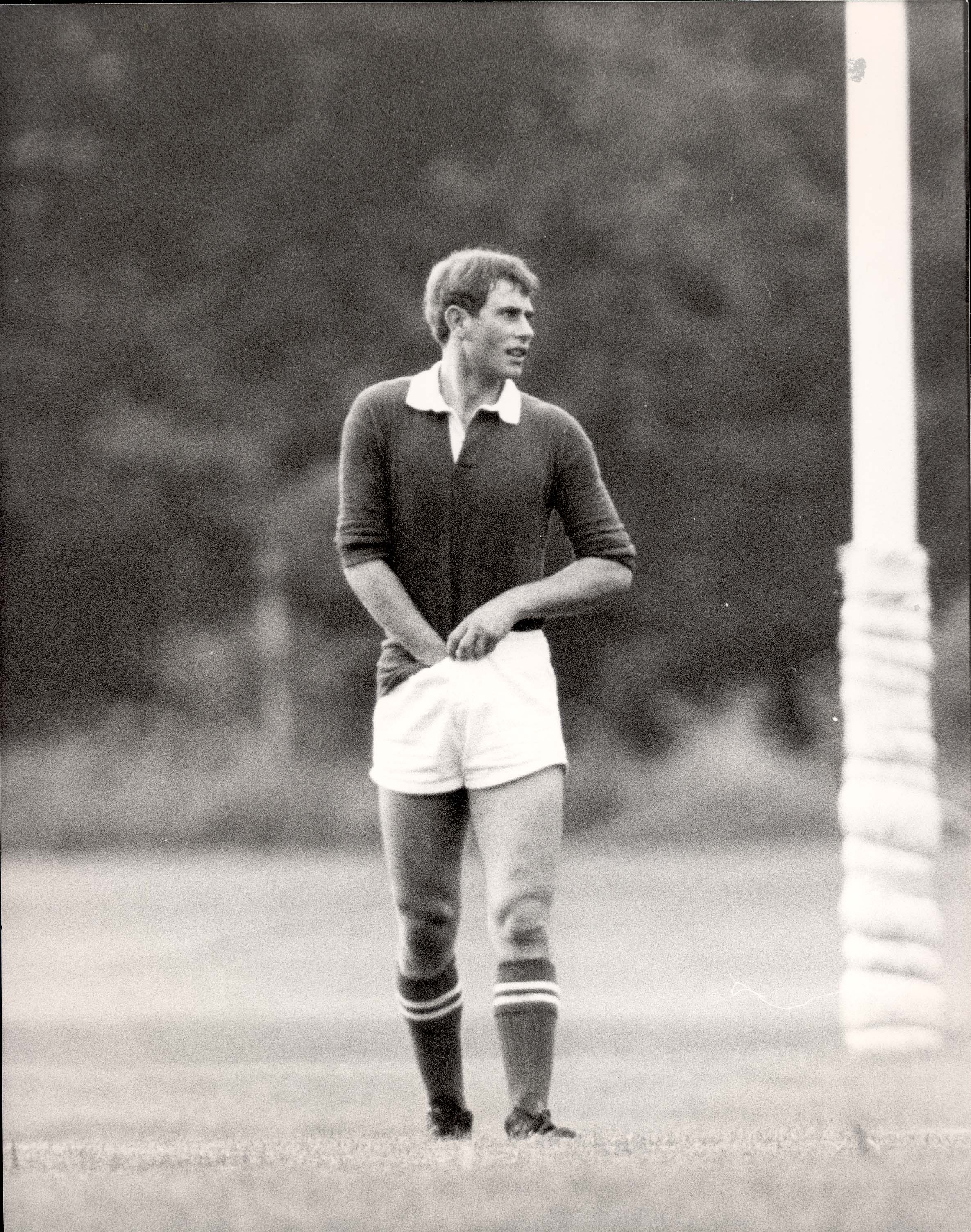 Le joueur de rugby Edward a étudié l'histoire au Jesus College de l'université de Cambridge.