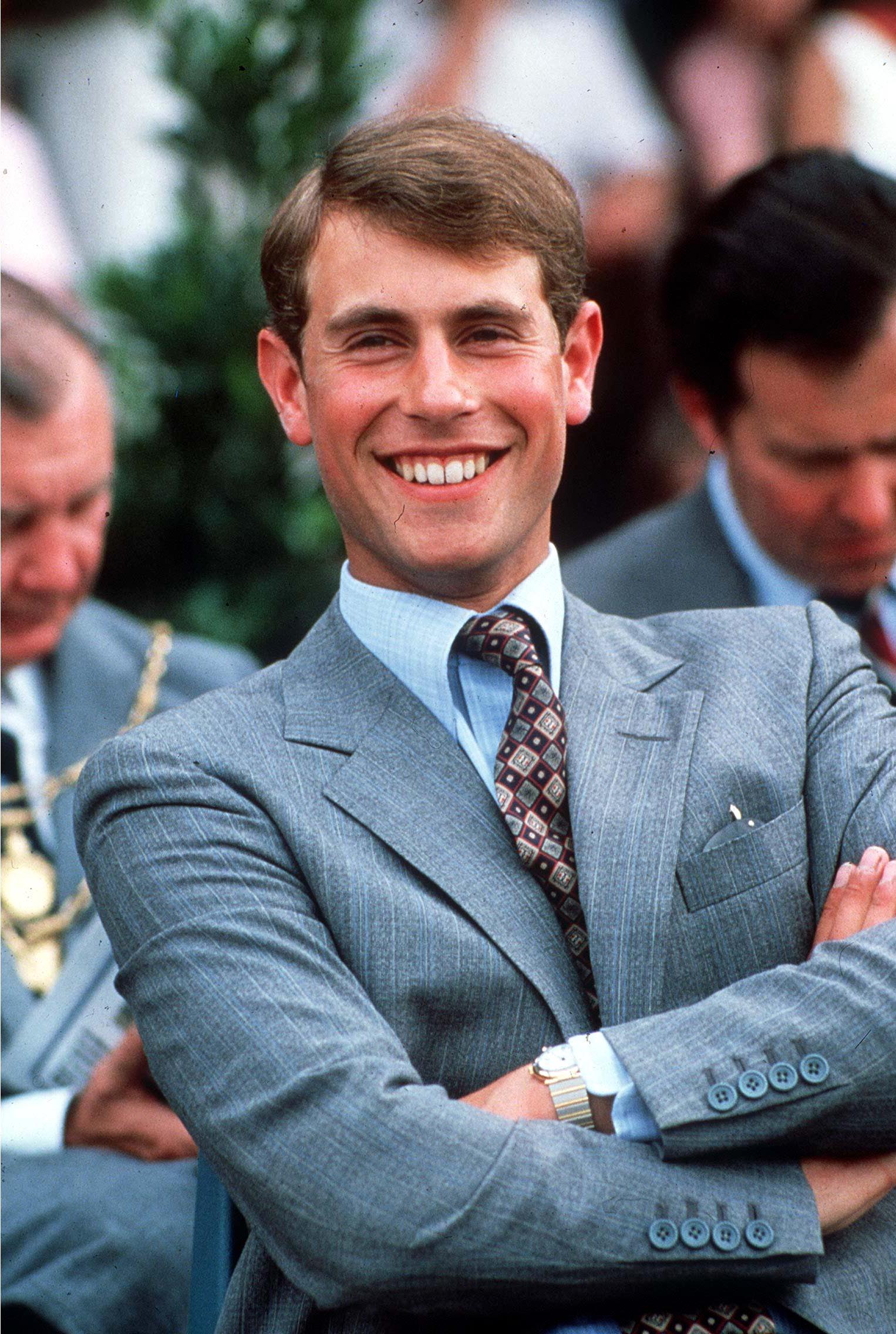 Après une décennie en tant que directeur de l'entreprise, Edward a démissionné pour devenir membre royal travaillant à plein temps - photographié ici à Ascot en 1984.