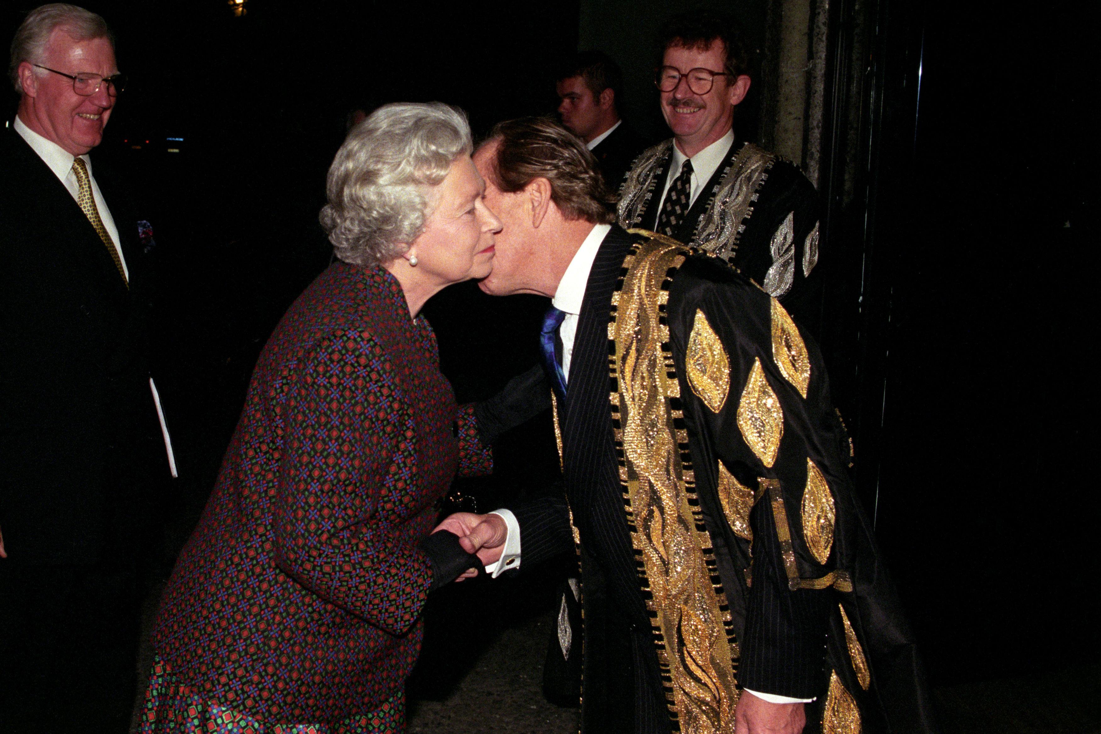   Lord Snowdon photographié avec la reine Elizabeth II