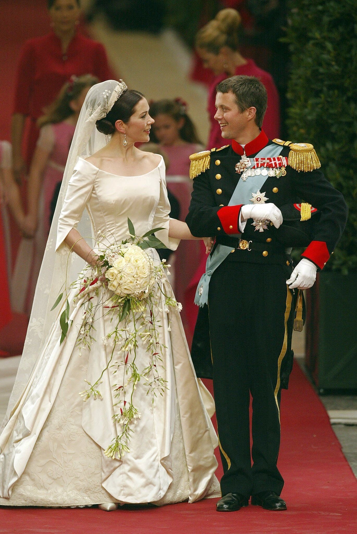 Le prince Frederik avec la princesse Mary le jour de leur mariage en mai 2004