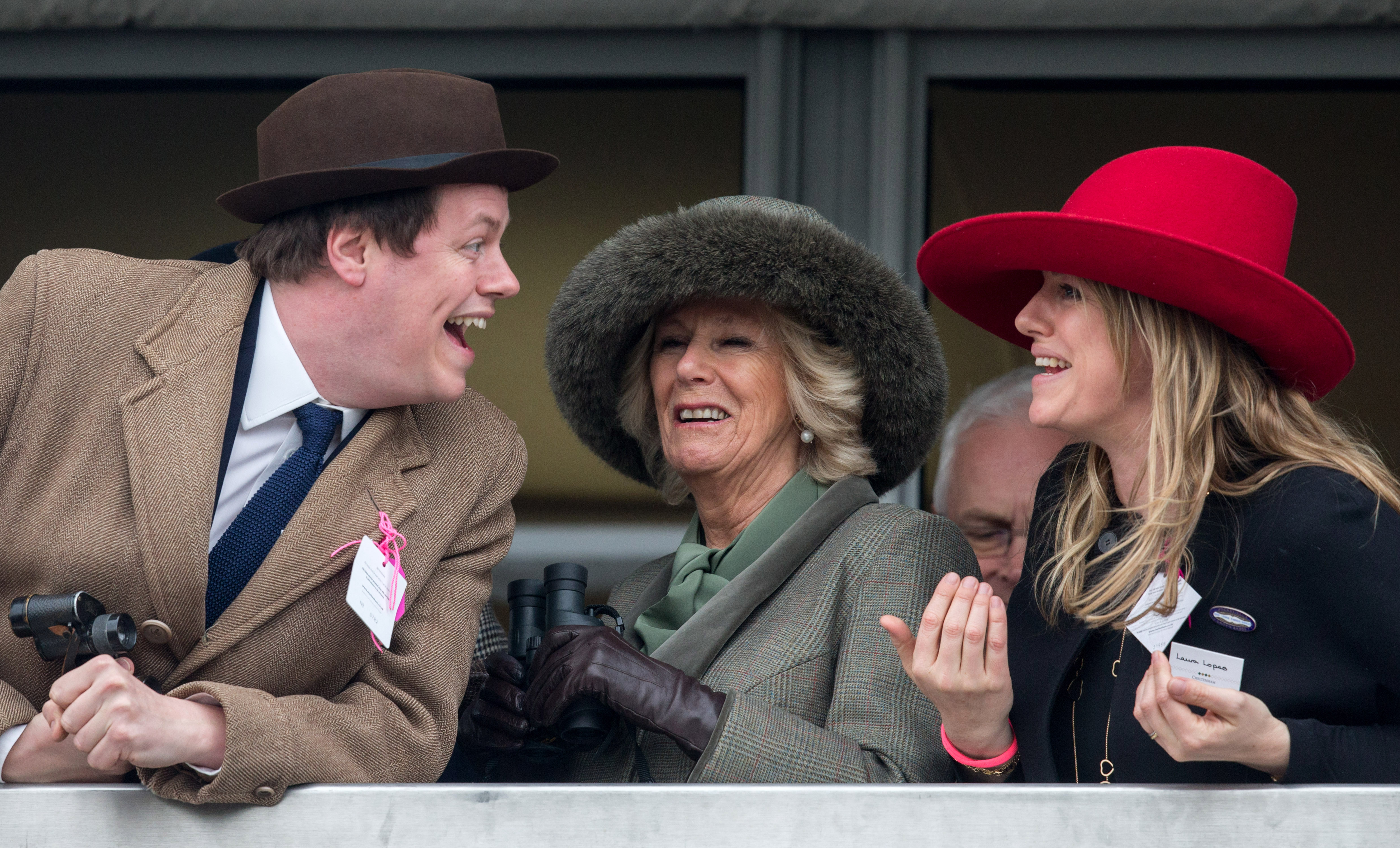 La reine Camilla vue avec ses enfants Thomas et Laura Parker Bowles