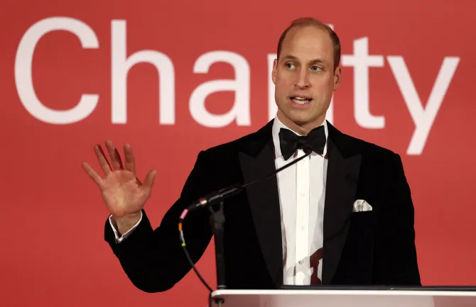 Le prince a également prononcé un discours lors d'un gala de collecte de fonds pour la London Air Ambulance Charity hier soir.