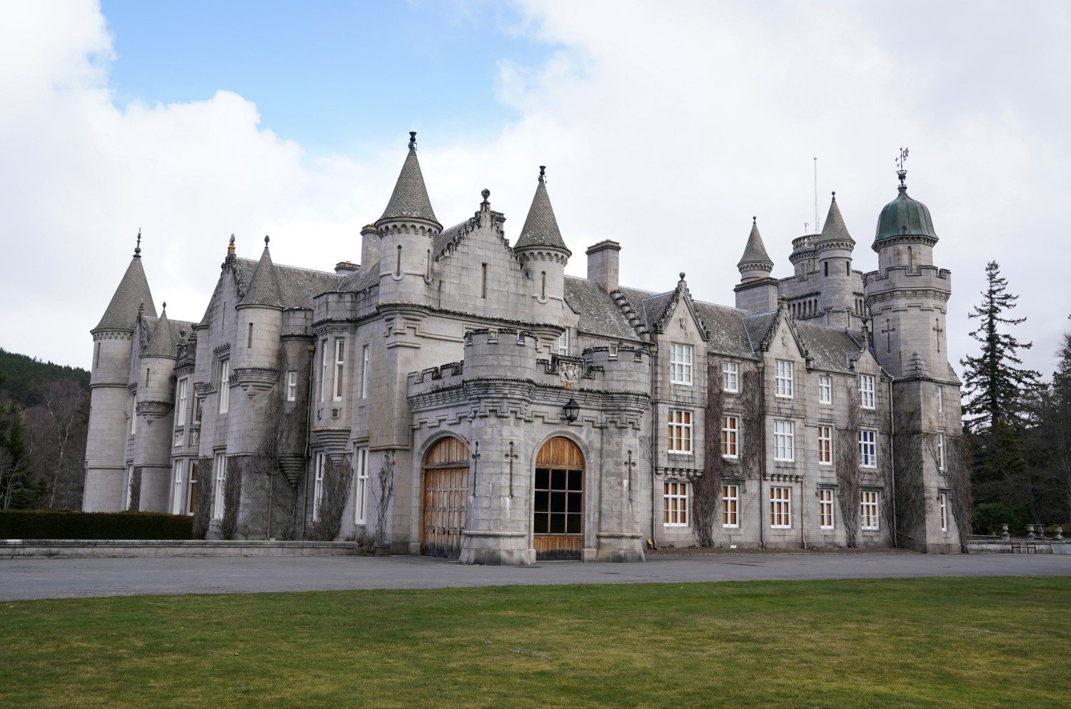   Le château de Balmoral était principalement utilisé par la reine pour réunir sa famille